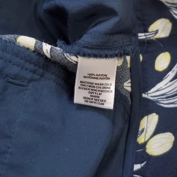 LOFT Valley Floral High Waist Shorts - Picture 10 of 12